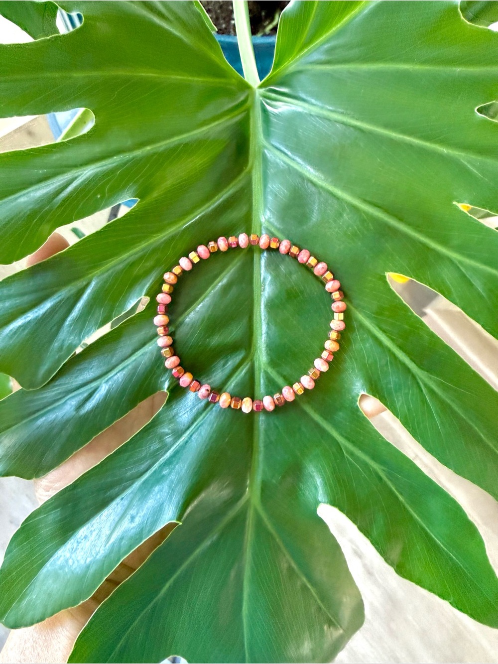 Rhodonite & Hematite bracelet (one)